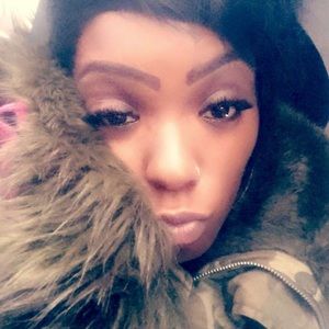 Meet your Posher, Monique